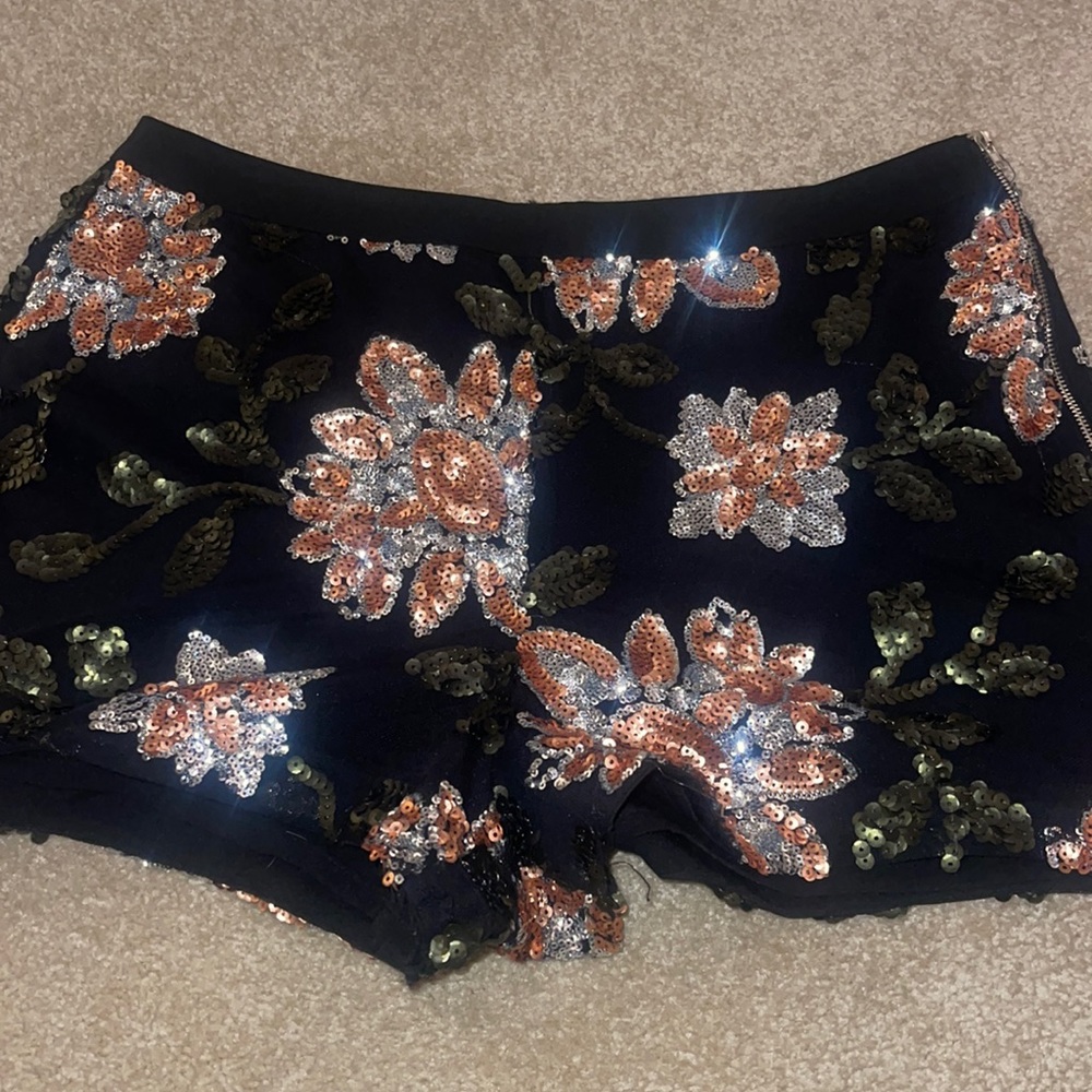 Endless rose 🌹 shorts in Great shape worn a few times